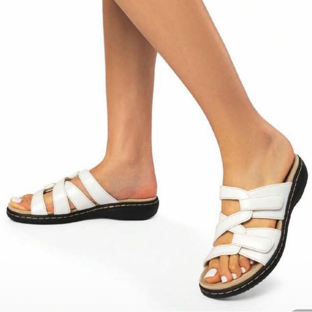 🎀 Dream Pairs Womens NWT adjustable sandals white size 6 (Box included) 🎀